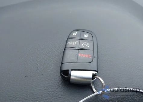 2020 Jeep Grand Cherokee Laredo E 4X4 from USA, damaged, VIN 1C4RJFAG0LC436952